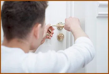 Interstate Locksmith Shop New York, NY 212-659-0027 Interstate Locksmith Shop New York, NY 212-659-0027 - 14-install-new-lock